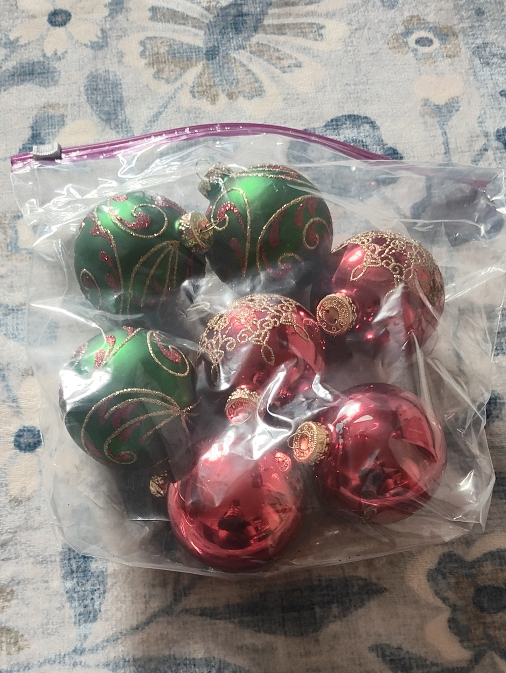 CHRISTMAS 🎄 TREE LIGHT BULB ORNAMENT
